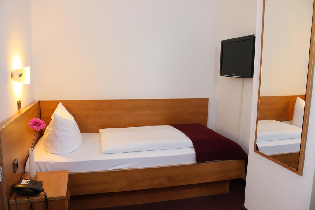 City Hotel Journal Wolfsburg Exterior photo